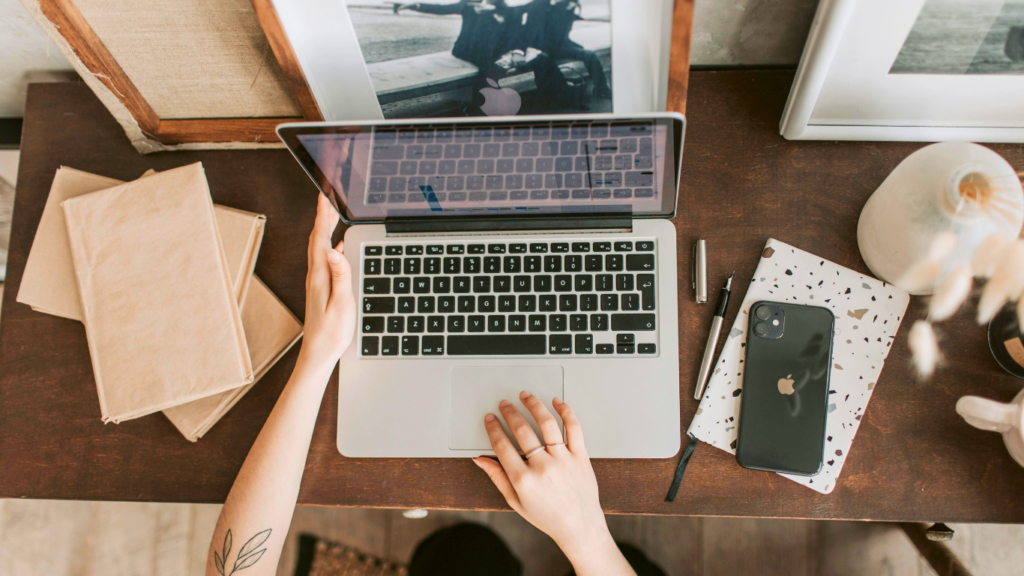 Retained Search vs Contingency Search: Which Hiring Model Works Best and When?